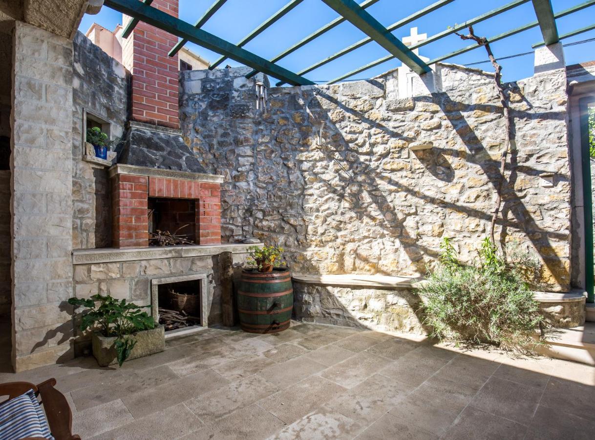 Visilo Stone House Pucisca Exterior foto