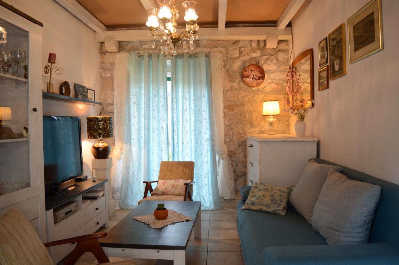 Visilo Stone House Pucisca Exterior foto