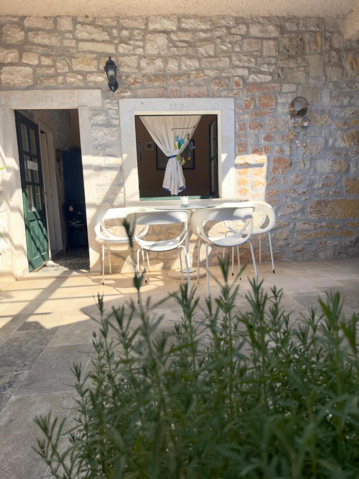 Visilo Stone House Pucisca Exterior foto