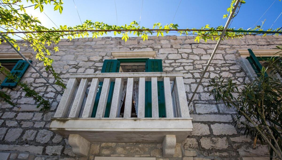 Visilo Stone House Pucisca Exterior foto
